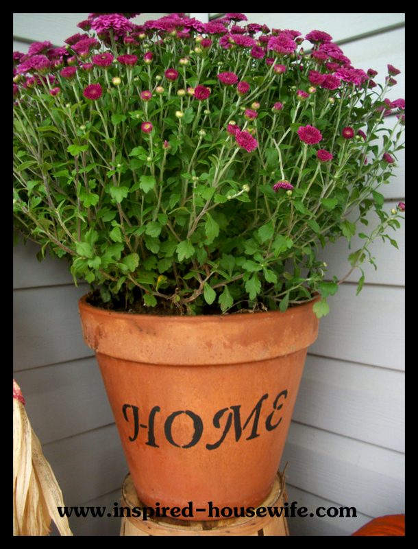 Inspired-Housewife: Personalized and Inexpensive Fall Decorating Ideas, Porch Decor Tips perfect for Halloween or Thanksgiving, Autumn or Harvest decorations