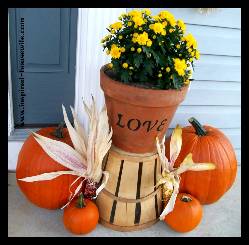 Inspired-Housewife:  Personalized and Inexpensive Fall Decorating Ideas, Porch Decor Tips perfect for Halloween or Thanksgiving, Autumn or Harvest decorations